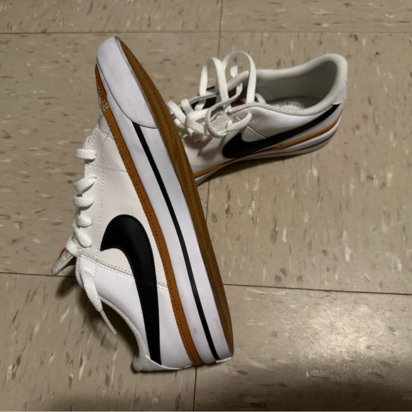 Nike Court White Sneakers with Black and Brown Details kids size 4.5 - Picture 3 of 3